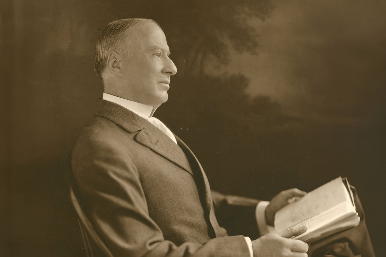 Historical profile photograph of Alfred I. duPont.