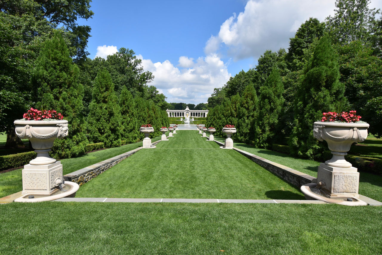 Long walkway at the Nemours Estate.